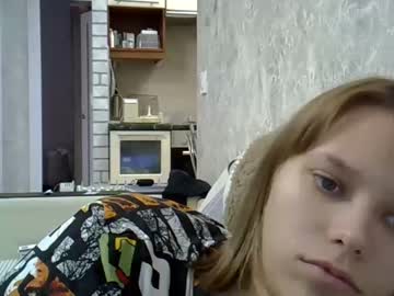 girl
        the_partisan cam image #3843541