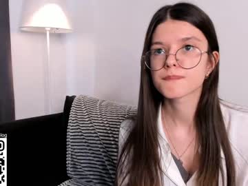 girl
        hellogentlemana cam image #3496856