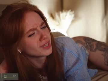girl
        lizzy_blaze cam image #5421135