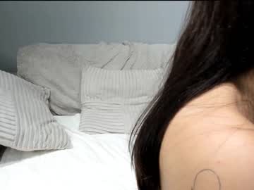 girl
        aria_diaz cam image #2618428