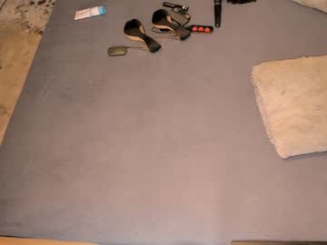 girl
        theanytimeshow cam image #4111973