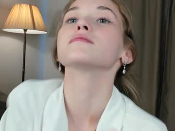 girl
        taitehambelton cam image #4353340
