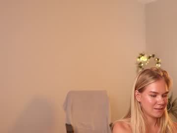 girl
        _teasecake_ cam image #2161934
