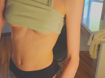 girl
        lucettagibbard cam image #4971369