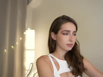 girl
        silent_chill cam image #5619514