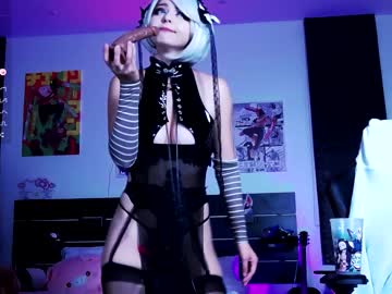 girl
        madnessalise cam image #2552497