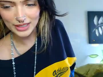 girl
        kissmerosy cam image #6311442