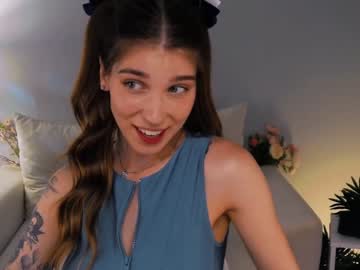 girl
        rich_roxy cam image #2279027