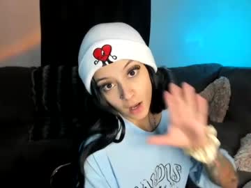 girl
        azaleahunny cam image #323771