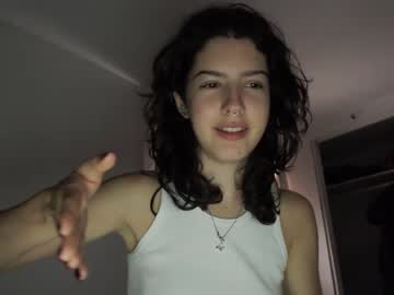 girl
        frenchava cam image #1763702