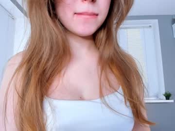girl
        ardithcrosier cam image #5420981