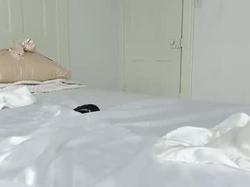 girl
        littlegreekflower cam image #6704701