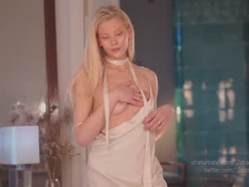 girl
        _2strangers cam image #2523072