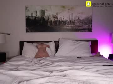 couple
        ari_lovexo cam image #4235937
