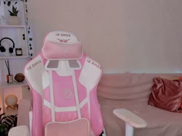 girl
        madeline_jackson cam image #2334281