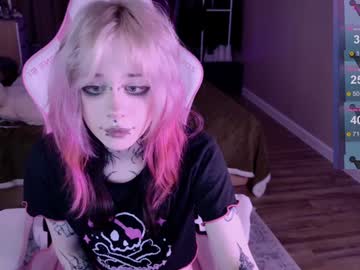 girl
        lollyshy__ cam image #5881230