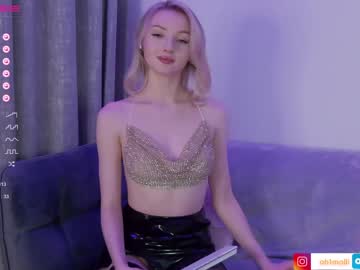 girl
        ohmolli cam image #627814