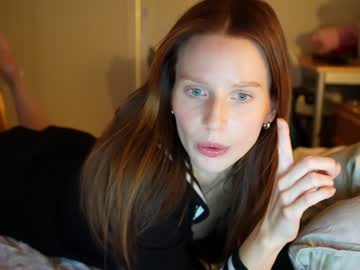 girl
        ellaa91 cam image #124110