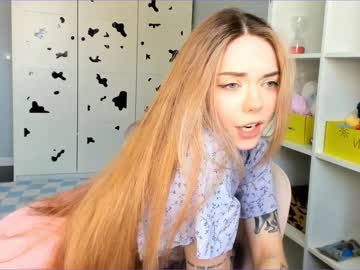 girl
        thisisamelia cam image #1933780