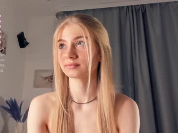 girl
        kateharrise cam image #2773386