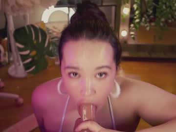 girl
        chery_lady22 cam image #6239978