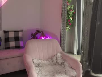 girl
        mysticxkitty cam image #6475702