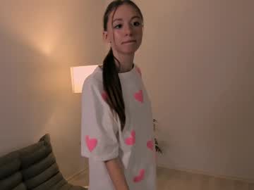 girl
        katy_gimler cam image #4577927