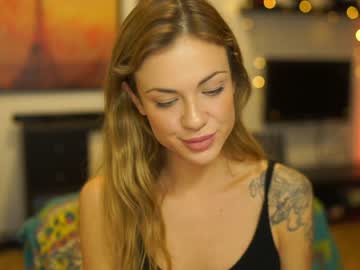 girl
        melodymate cam image #2761053