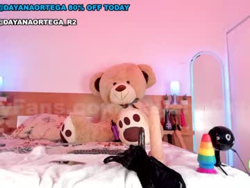 girl
        daya_curly cam image #1571473
