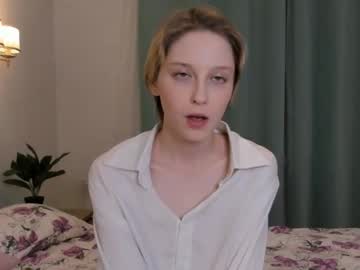 girl
        alisondrakes cam image #3040555