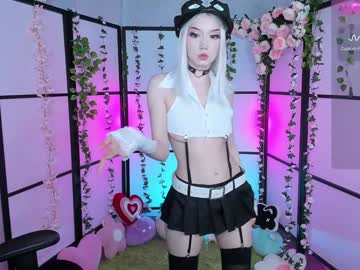 girl
        milkycute cam image #4982561