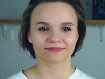 girl
        primrosecolemanf cam image #5511932