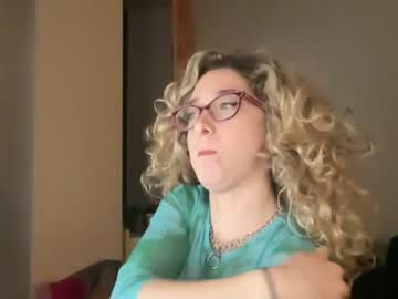 girl
        themissstevie cam image #1587128