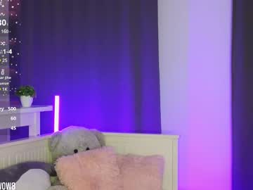 girl
        adrianawow1 cam image #6111555