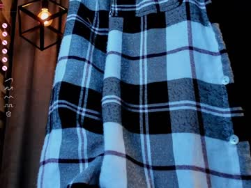 girl
        lolliis cam image #2610757