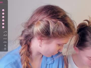 couple
        _hollydolly_ cam image #3720548