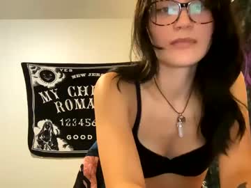 girl
        cece_d97 cam image #2298629
