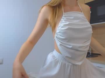girl
        tellarhackes cam image #4667102