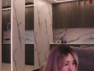 girl
        angella_kleee cam image #1845878