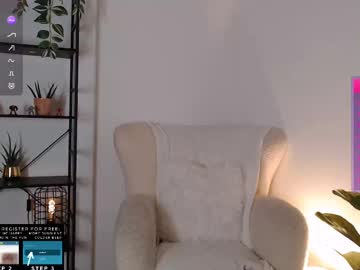 girl
        lucylia_ cam image #6895005