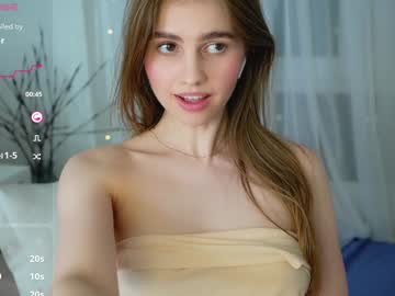 girl
        fluffy_angel cam image #5045573