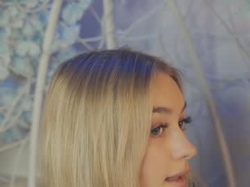 girl
        moiragrise cam image #5828757