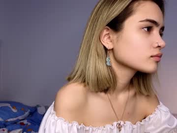 girl
        babyface_cb cam image #3618568
