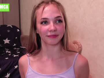 girl
        delicious_couple_ cam image #2315296