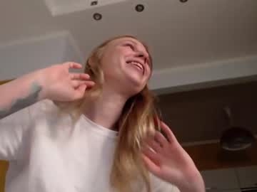 girl
        magic_couple13 cam image #872242