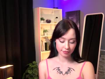 girl
        ella_knockers_xl cam image #140543