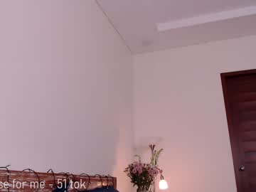 girl
        yourlovelykat cam image #6910689