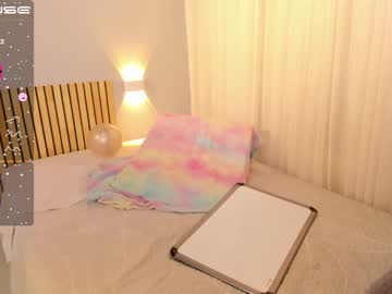 girl
        little_effy18 cam image #817924