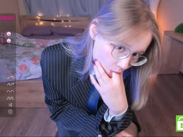 girl
        bettybarnett cam image #2193351