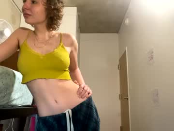 girl
        iamskyec cam image #3430524
